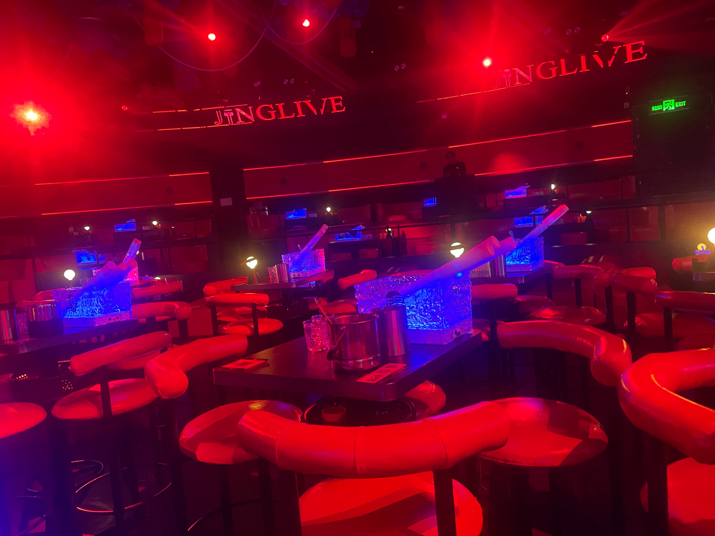 重庆商务ktv：中低端区别-巴南区ktv预定